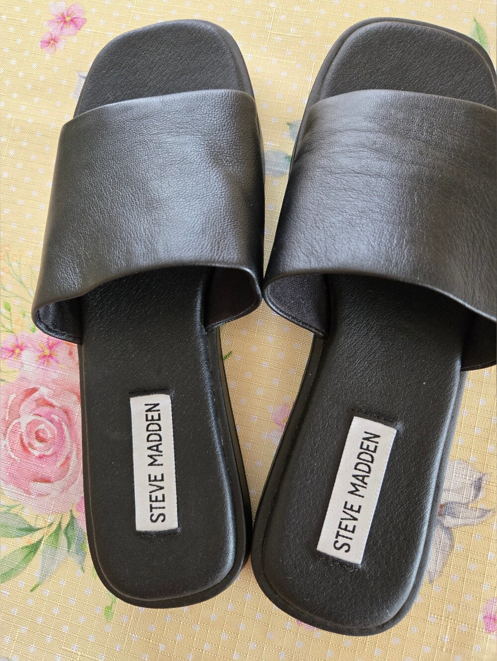 Steve Madden Black Wide-Band Slide Sandals